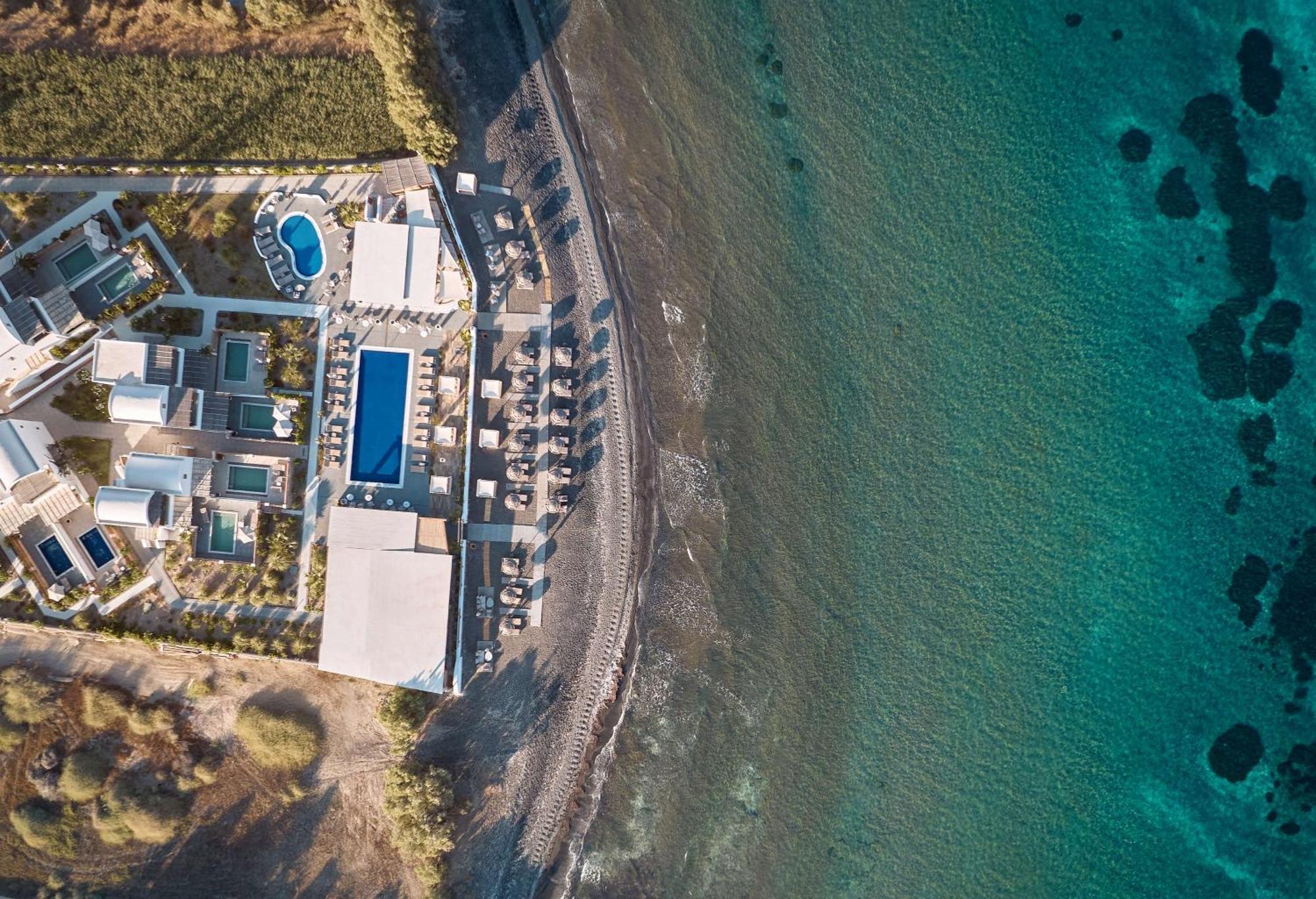 Sea Breeze Santorini Beach Resort, Curio By Hilton Agios Georgios  エクステリア 写真
